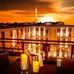Hotel L'hotel Du Collectionneur 5*