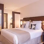 Hotel L'hotel Du Collectionneur 5*