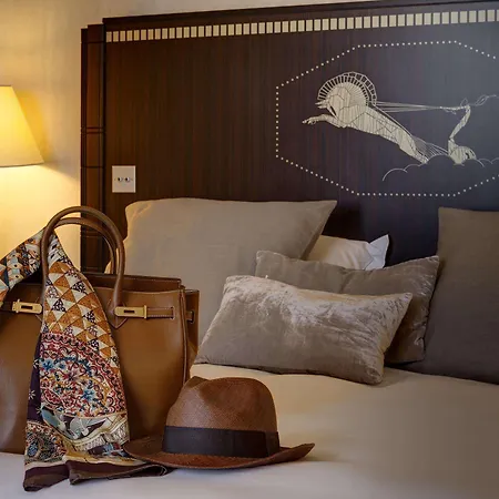 Отель L'hotel Du Collectionneur