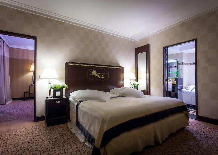 Du Collectionneur Hotel Paris