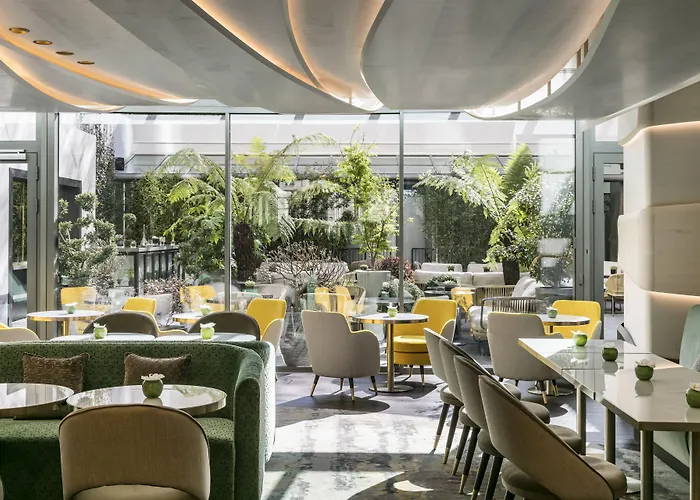 Du Collectionneur Hotel Paris